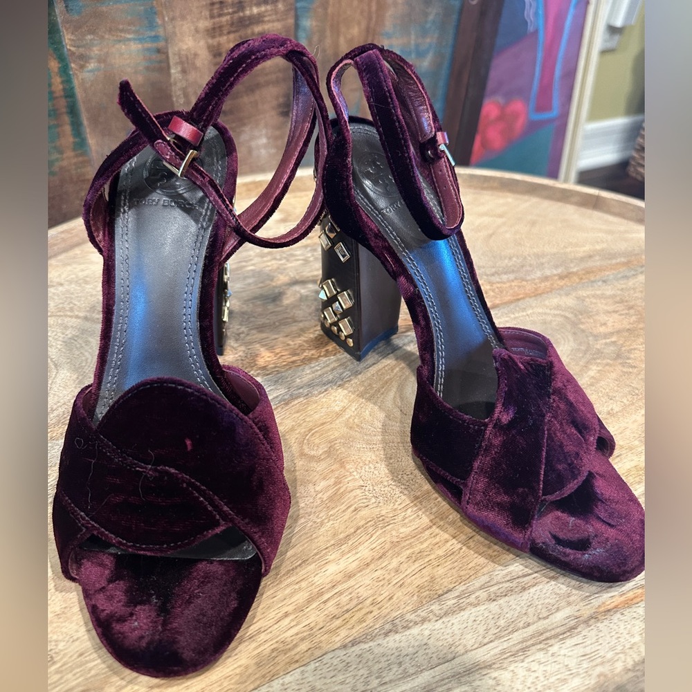 Tory Burch Rich Maroon Velvet Gold Studded Block Heels. Luxurious. U.S. 7.5 - Picture 3 of 16